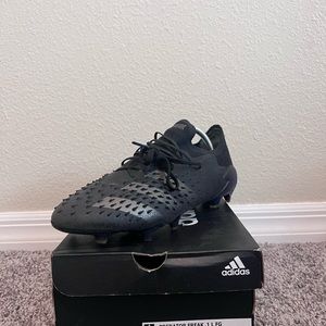 PREDATOR FREAK.1 CLEATS